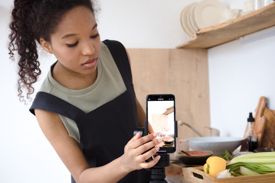 TikTok és az AI által generált spam: Új kihívások az influenszerek világában