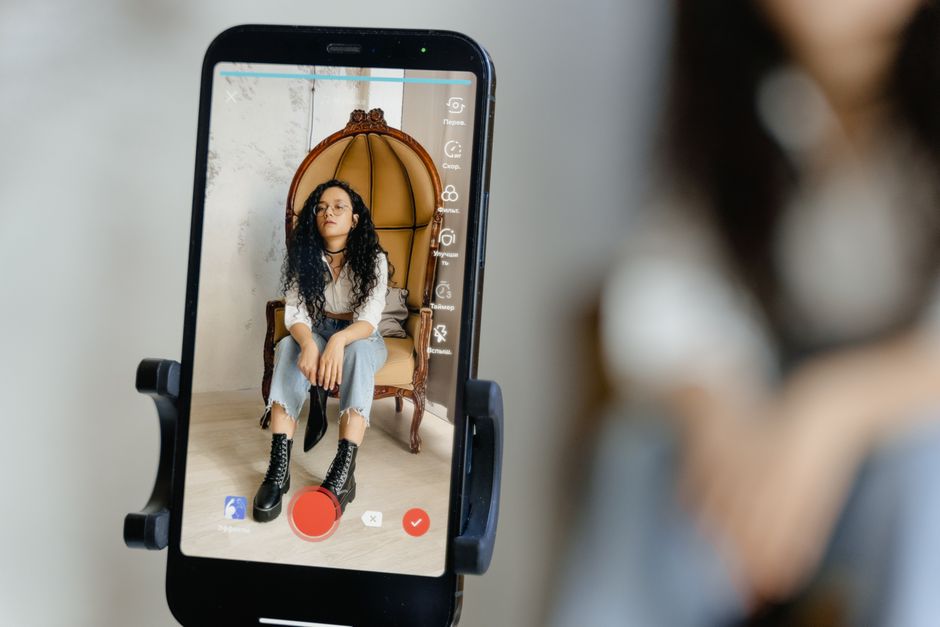 Új TikTok Szabályok: A Branded Content Policy Változása és Hatásai az Influenszerekre