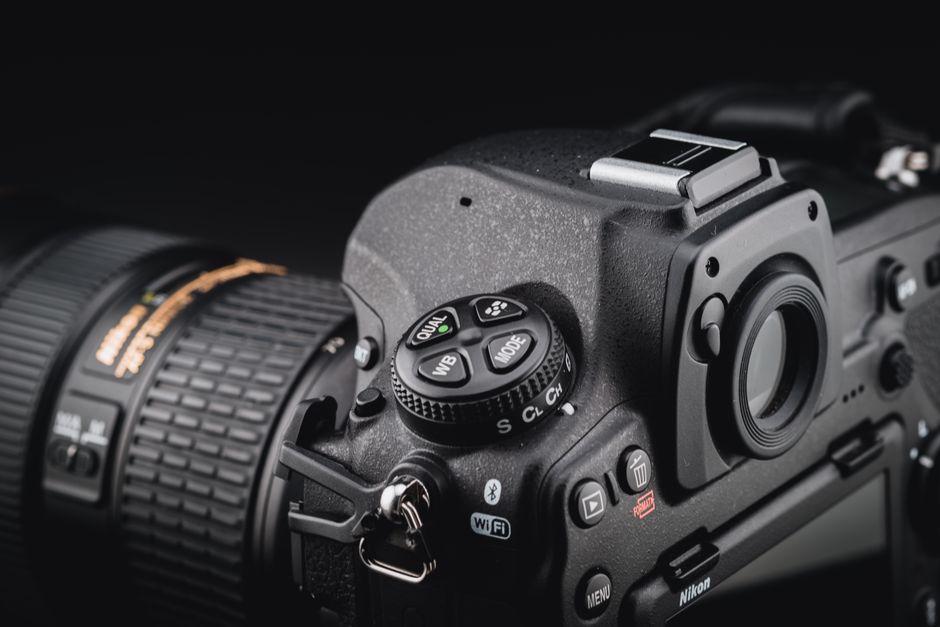 Friss firmware-frissítések a Canon, Sigma és Nikon kínálatában: Újdonságok a filmes technológiában